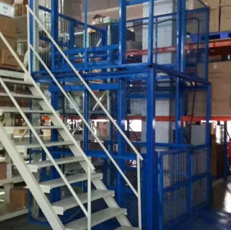 閣樓貨（huò）架