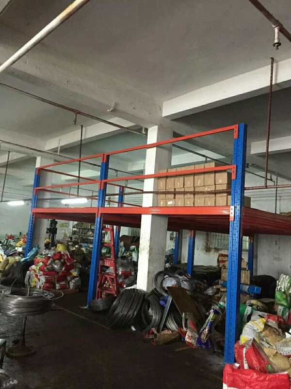 閣樓貨（huò）架（jià）